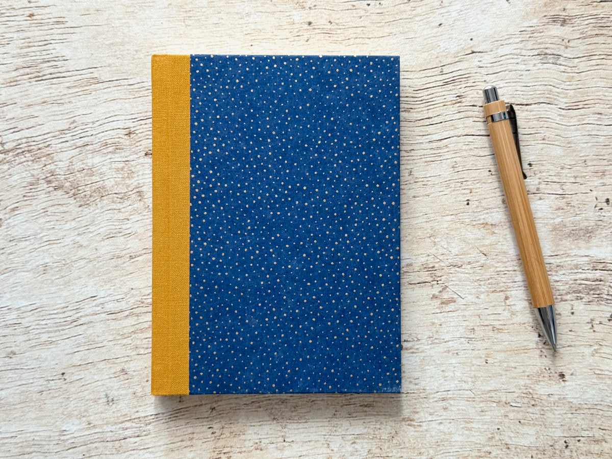 Carnet de notes format moyen fin, fait main, couverture au choix