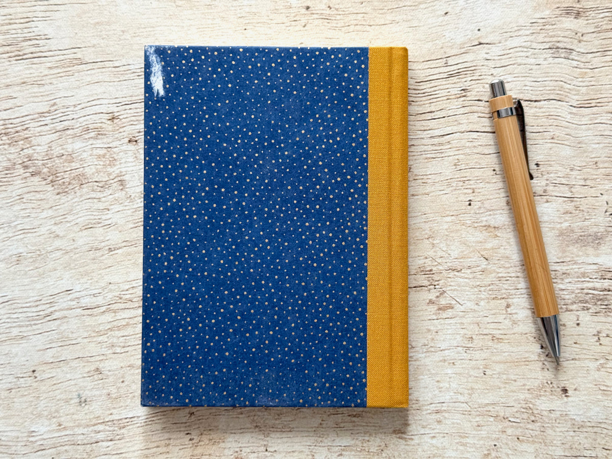 Carnet de notes format moyen fin, fait main, couverture au choix