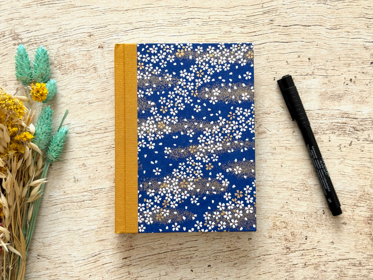 Carnet de notes format moyen personnalisable couverture rigide fait main