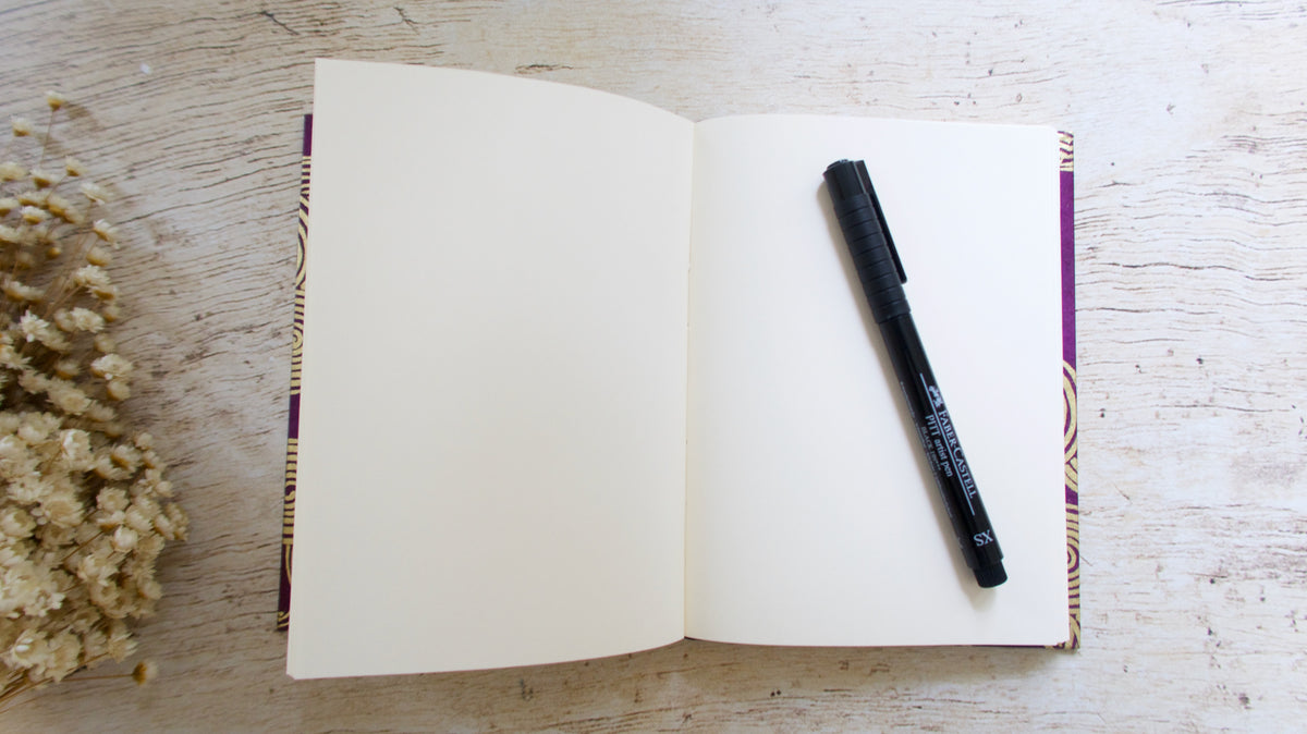 Carnet de notes format moyen personnalisable couverture rigide fait main
